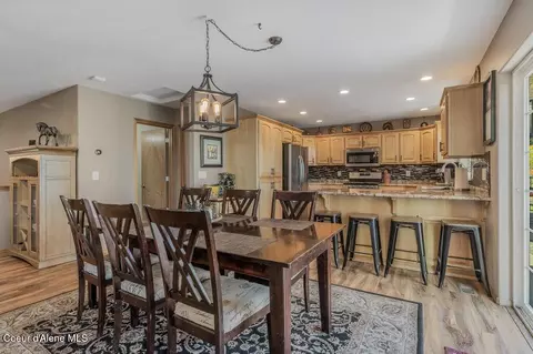 Dining - 11413 N Summit Loop, Hauser, ID 83854 photo 1 of 2