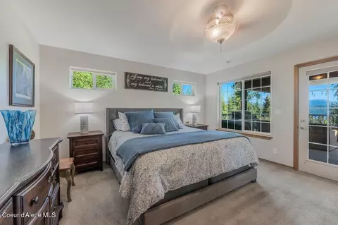 Bedroom - 11413 N Summit Loop, Hauser, ID 83854 photo 4 of 10
