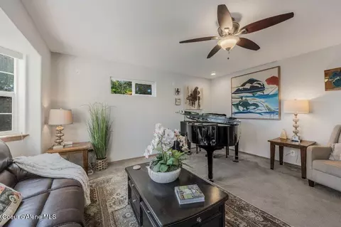 Living - 11413 N Summit Loop, Hauser, ID 83854 photo 1 of 6