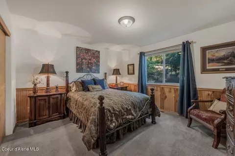 Bedroom - 11413 N Summit Loop, Hauser, ID 83854 photo 7 of 10