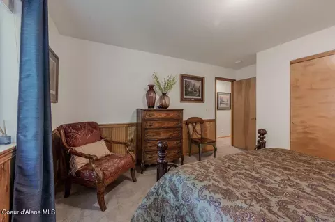 Bedroom - 11413 N Summit Loop, Hauser, ID 83854 photo 8 of 10