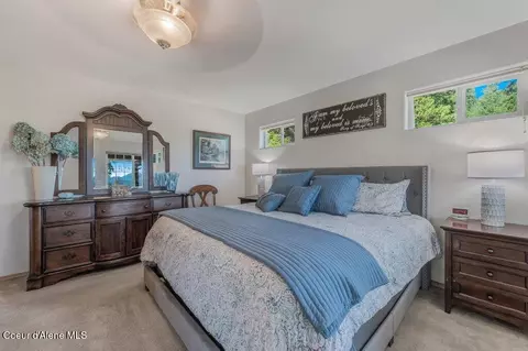 Bedroom - 11413 N Summit Loop, Hauser, ID 83854 photo 2 of 10