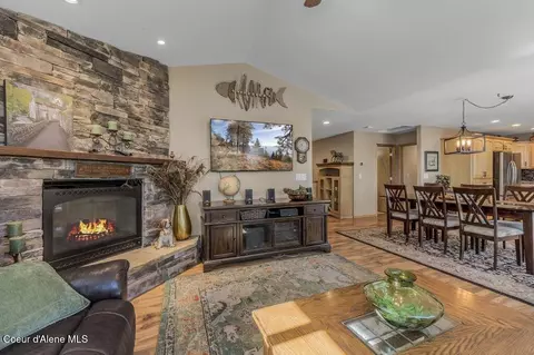 Living - 11413 N Summit Loop, Hauser, ID 83854 photo 6 of 6