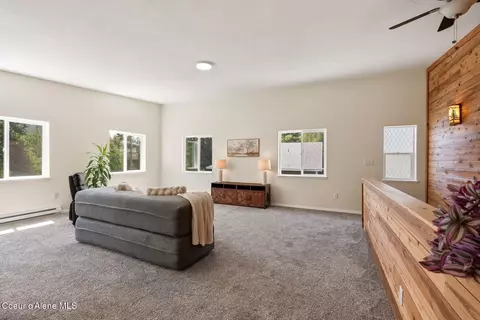 Living - 925 Lower Pack River Rd, Sandpoint, ID 83864 photo 5 of 6
