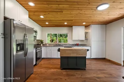 Kitchen - 925 Lower Pack River Rd, Sandpoint, ID 83864 photo 1 of 3