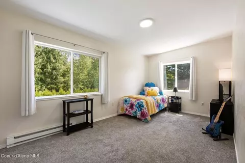 Bedroom - 925 Lower Pack River Rd, Sandpoint, ID 83864 photo 3 of 6