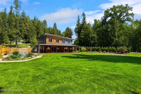 Exterior - 925 Lower Pack River Rd, Sandpoint, ID 83864 photo 2 of 11