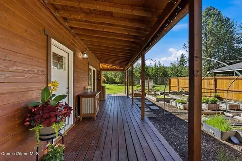 Exterior - 925 Lower Pack River Rd, Sandpoint, ID 83864 photo 5 of 11