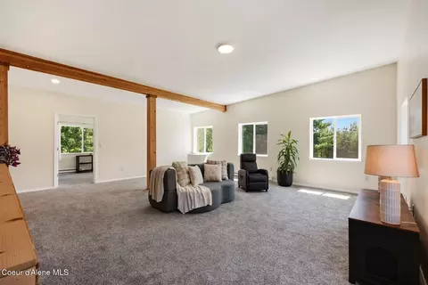 Living - 925 Lower Pack River Rd, Sandpoint, ID 83864 photo 4 of 6