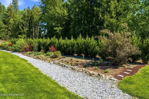 Exterior - 925 Lower Pack River Rd, Sandpoint, ID 83864 photo 9 of 11