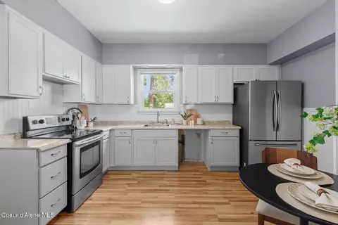 Kitchen - 407 E 9th Ave, Post Falls, ID 83854 photo 1 of 3