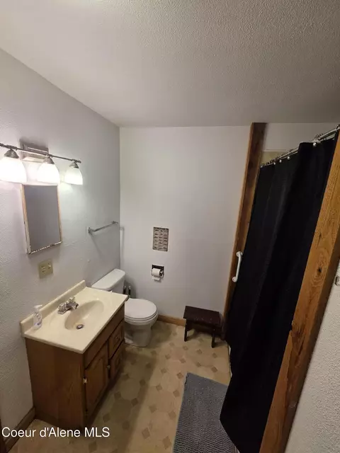 Bath - 741 Nine Mile Rd, Wallace, ID 83873 photo 2 of 3