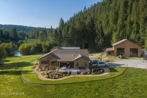 822 Little Spokane River Rd, Newport, WA 99156