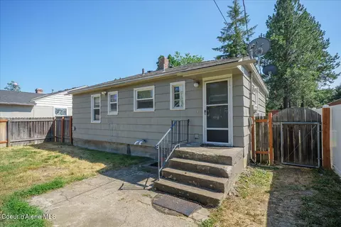 Exterior - 1317 E 33rd Ave, Spokane, WA 99203 photo 1 of 7