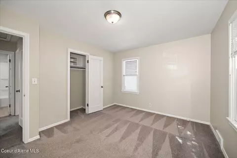 Bedroom - 1317 E 33rd Ave, Spokane, WA 99203 photo 2 of 4