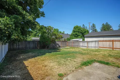 Exterior - 1317 E 33rd Ave, Spokane, WA 99203 photo 2 of 7