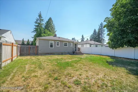 Exterior - 1317 E 33rd Ave, Spokane, WA 99203 photo 4 of 7