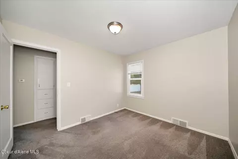 Bedroom - 1317 E 33rd Ave, Spokane, WA 99203 photo 4 of 4
