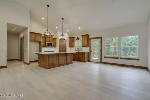 Living - L1b8 N Eclipse Road, Rathdrum, ID 83858 photo 5 of 7