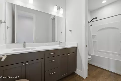 Bath - 3151 N Cassiopeia St, Post Falls, ID 83854 photo 3 of 4