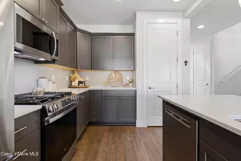 Kitchen - 3151 N Cassiopeia St, Post Falls, ID 83854 photo 2 of 3