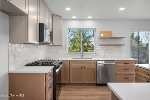 Kitchen - 2875 N Rawhide Ridge Rd, Post Falls, ID 83854 photo 3 of 3