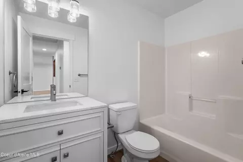 Bath - 2875 N Rawhide Ridge Rd, Post Falls, ID 83854 photo 2 of 3