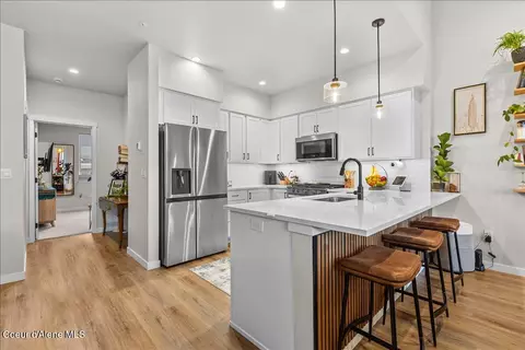 Kitchen - 930 E Railroad Ave, Post Falls, ID 83854 photo 1 of 4