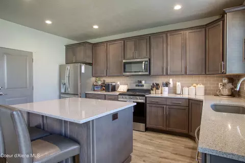 Kitchen - 1497 N Minam Loop, Post Falls, ID 83854 photo 2 of 3