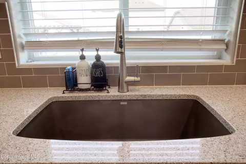 Kitchen - 1497 N Minam Loop, Post Falls, ID 83854 photo 3 of 3