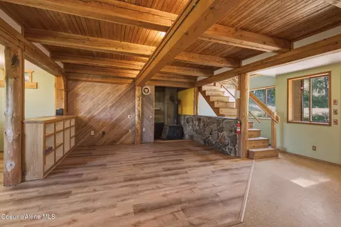 Living - 932 Green Pasture Rd, Naples, ID 83847 photo 4 of 9