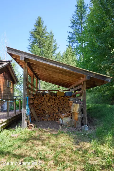 Exterior - 932 Green Pasture Rd, Naples, ID 83847 photo 11 of 15