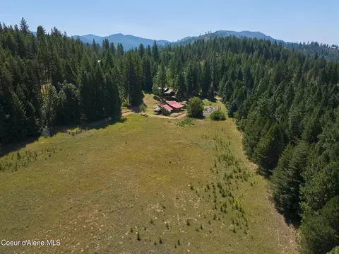Exterior - 932 Green Pasture Rd, Naples, ID 83847 photo 4 of 15