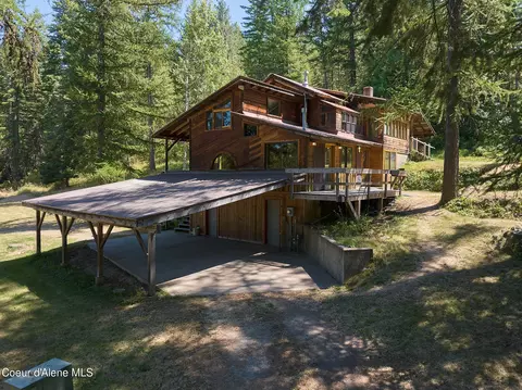 Exterior - 932 Green Pasture Rd, Naples, ID 83847 photo 9 of 15