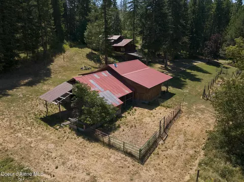 Exterior - 932 Green Pasture Rd, Naples, ID 83847 photo 14 of 15