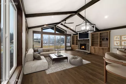 Living - 105 Backtrack Rd, Sandpoint, ID 83864 photo 1 of 5