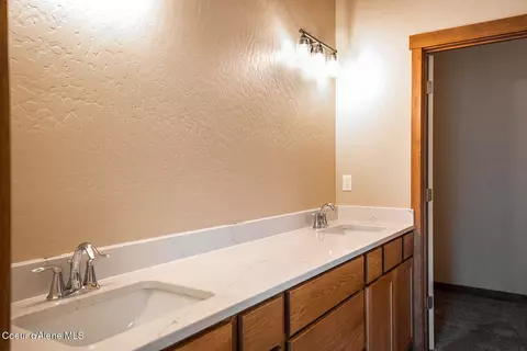Bath - 4500 E Davin Dr, Post Falls, ID 83854 photo 2 of 3