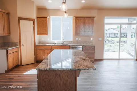 Kitchen - 4500 E Davin Dr, Post Falls, ID 83854 photo 2 of 3