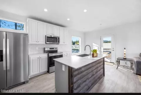Kitchen - 80 E Beardmore Ave, Priest River, ID 83856 photo 5 of 10