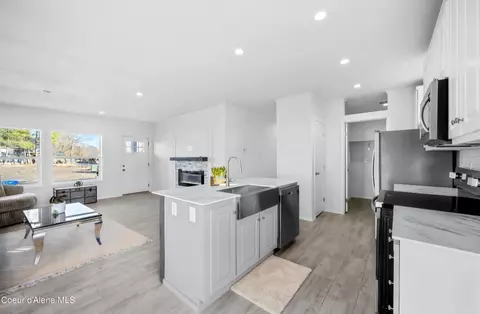 Kitchen - 80 E Beardmore Ave, Priest River, ID 83856 photo 7 of 10