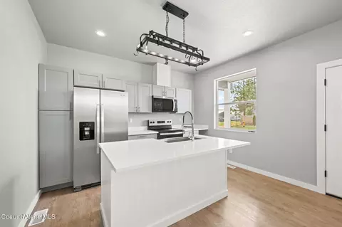 Kitchen - 80 E Beardmore Ave, Priest River, ID 83856 photo 3 of 10