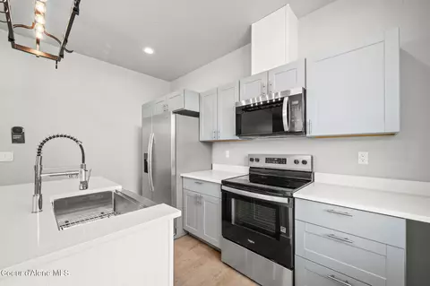 Kitchen - 80 E Beardmore Ave, Priest River, ID 83856 photo 4 of 10
