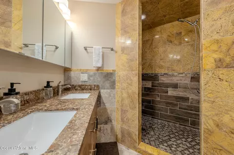 Bath - 10570 E Far Cry Rd, Athol, ID 83801 photo 4 of 10