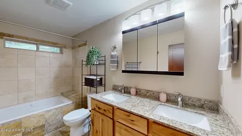 Bath - 10570 E Far Cry Rd, Athol, ID 83801 photo 8 of 10