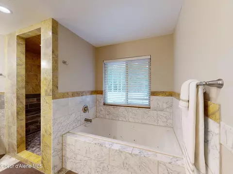 Bath - 10570 E Far Cry Rd, Athol, ID 83801 photo 7 of 10