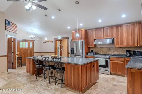 Kitchen - 10570 E Far Cry Rd, Athol, ID 83801 photo 4 of 8