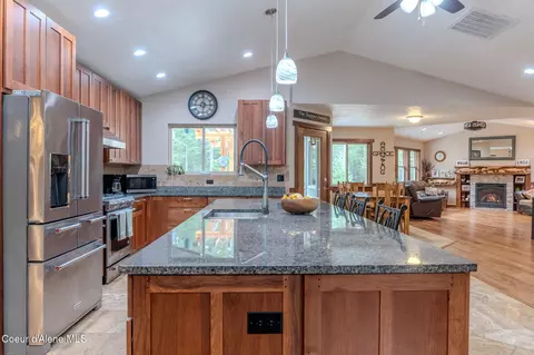 Kitchen - 10570 E Far Cry Rd, Athol, ID 83801 photo 3 of 8