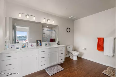 Bath - 1090 E 4th Ave, Post Falls, ID 83854 photo 2 of 4
