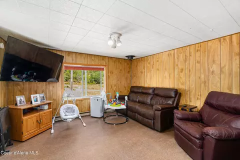 Living - 809 Mill Ave, Kellogg, ID 83837 photo 2 of 2