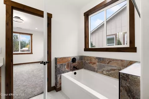 Bath - 127 Backtrack Rd, Sandpoint, ID 83864 photo 4 of 7